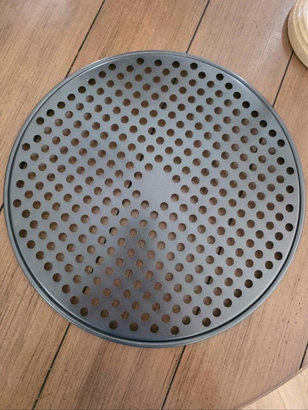 PIZZA PAN with Holes Non Stick ** NEW!! **